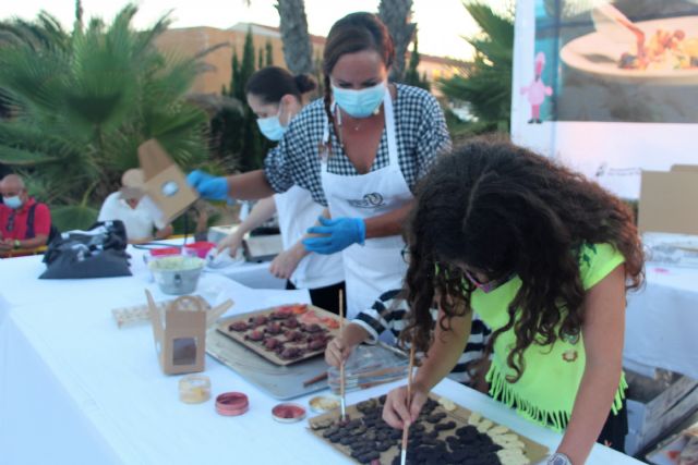 Patricia Pérez acerca los secretos de la repostería a los más pequeños con la versión más dulce del Mar Menor - 1, Foto 1