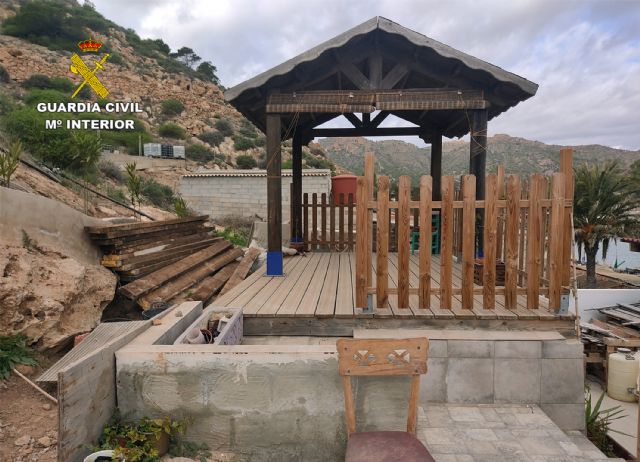 La Guardia Civil investiga a ocho personas por construir en la Algameca Chica de Cartagena - 1, Foto 1