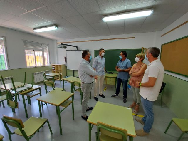 El Ayuntamiento promueve la inserción socio laboral de personas con problemas de salud mental mediante un programa de mantenimiento de espacios públicos en Caravaca y sus pedanías - 3, Foto 3