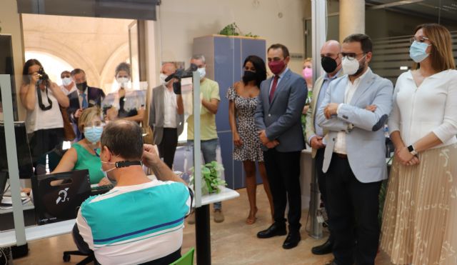 Las oficinas de asistencia en materia de registro de la Comunidad se hacen accesibles para personas con discapacidad auditiva - 1, Foto 1