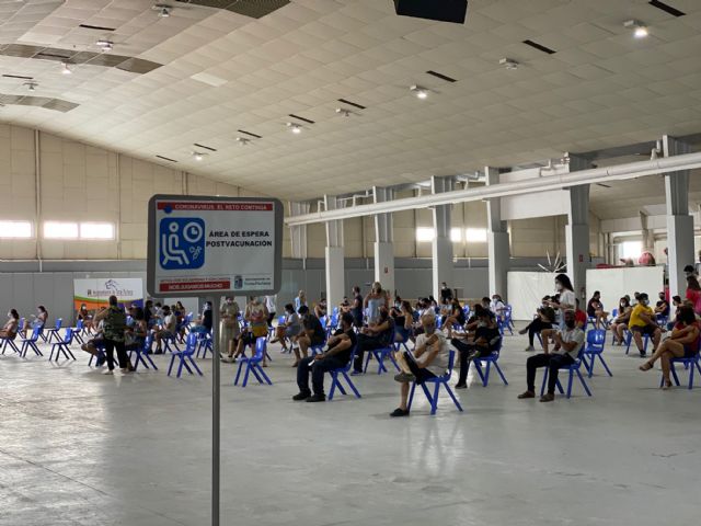 2.706 personas de 20 a 29 años reciben su primera dosis de la vacuna contra la COVID-19 en Torre Pacheco - 4, Foto 4