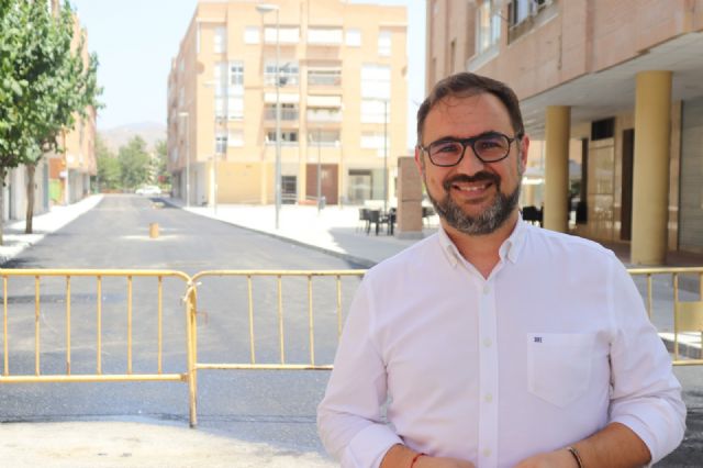 El alcalde de Lorca supervisa el avance de los trabajos municipales de renovación urbana de la Calle Molins de Rei - 2, Foto 2