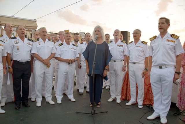 El Guadalquivir se abre al paso de la fiesta de la Virgen del Carmen - 2, Foto 2
