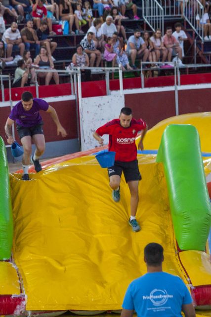 Las peñas de Calasparra se disputan, con divertidas pruebas, el Grand Prix con una impresionante entrada en la plaza de toros - 5, Foto 5