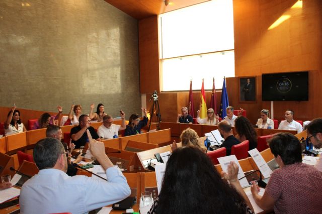 El Pleno del Ayuntamiento de Lorca aprueba una inyección económica de 2,8 millones de euros para garantizar pagos a proveedores y servicios esenciales - 1, Foto 1