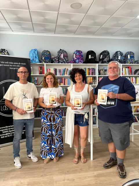 Lidia Roselló presenta en Águilas Ladrona de naranjas - 1, Foto 1