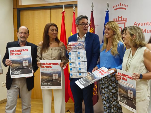 La iniciativa solidaria ´Kilómetros de Vida´ busca convertir el centro de Murcia en un símbolo de solidaridad para los niños pacientes oncológicos - 4, Foto 4