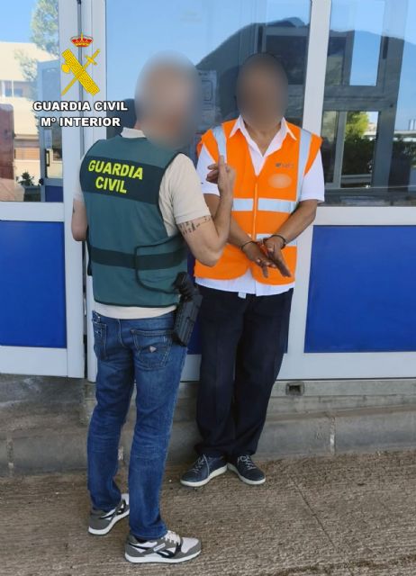 La Guardia Civil detiene a un empleado que estafaba a la empresa concesionaria de la Autopista AP-7 - 2, Foto 2