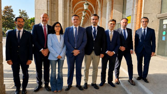 El Gobierno regional exige al Ministerio soluciones a los incumplimientos ferroviarios que frenan el desarrollo de la Región - 2, Foto 2