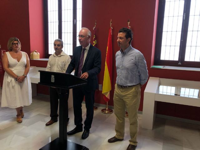 Un protocolo entre el Ayuntamiento, la FREMM y la Escuela de Arte permitirá convertir neumáticos usados en joyas y obras artísticas - 2, Foto 2