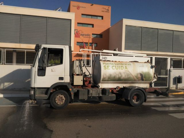 El Ayuntamiento implementa un plan municipal de limpieza y desinfección en centros educativos como medida de prevención ante el COVID-19 - 3, Foto 3