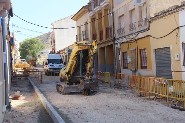 Avanzan las obras de renovación de infraestructuras del segundo tramo de la calle Álvarez Quintero - 1, Foto 1