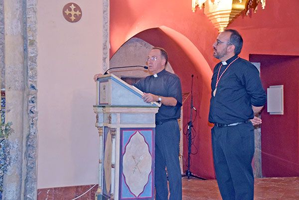 Antonio Campos Ruiz (PSOE) alcalde del Municipio de Alcalá del Río acompañó a los pelegrinos en su discurrir por las calle de localidad - 4, Foto 4