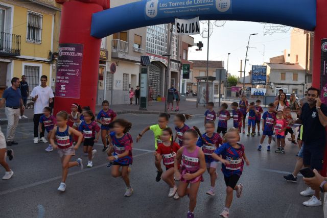 765 atletas disfrutan del deporte y el buen ambiente en la 30&ordf; Carrera Nocturna de las fiestas torre&ntilde;as - 4, Foto 4