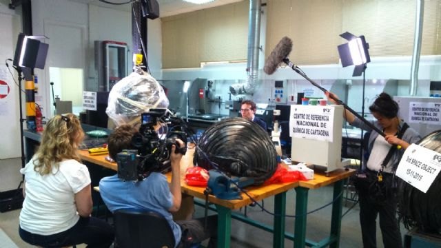 La BBC emite mañana un documental sobre las esferas espaciales que cayeron en la Región - 1, Foto 1