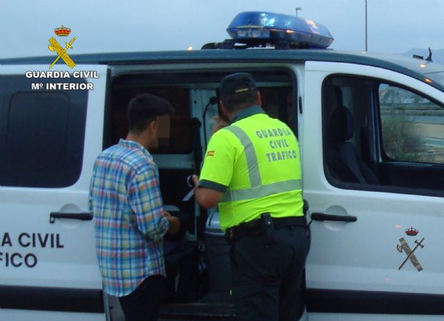 La Guardia Civil detiene a nueve conductores y denuncia a otros 94 en un amplio dispositivo de alcoholemia y droga - 1, Foto 1