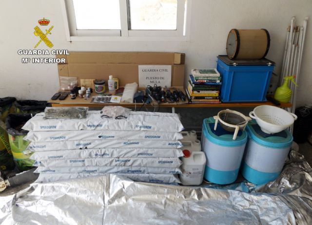 La Guardia Civil desmantela un activo punto de cultivo intensivo y procesamiento de marihuana - 1, Foto 1
