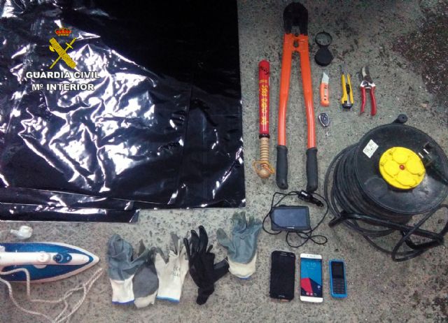 La Guardia Civil desmantela un activo punto de cultivo intensivo y procesamiento de marihuana - 3, Foto 3