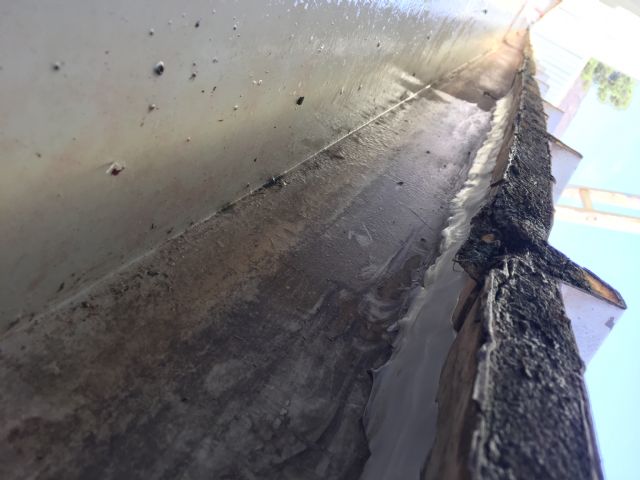 El Ayuntamiento repara las goteras del pabelln Sierra Espuña, Foto 2