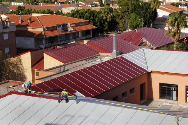 Concluye la instalación de los tejados del colegio Nuestra Señora del Rosario - 2, Foto 2