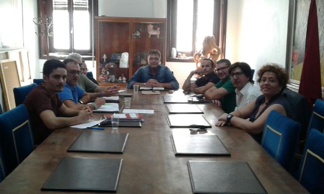 Se inician las reuniones de trabajo para la modificación de las ordenanzas de Vados y Ocupación de la Vía Pública con mesas y sillas - 1, Foto 1