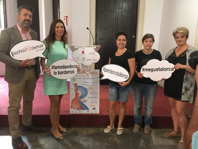 Cuatro desfiles de moda llenarán las calles de color y solidaridad gracias a la segunda edición de Lorca está de moda - 1, Foto 1