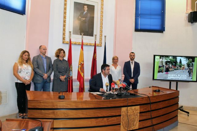 El alcalde comparece en rueda de prensa para aclarar la situación del contrato de conserjes de colegios públicos en Alcantarilla - 1, Foto 1