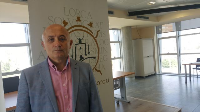 Antonio Meca ruega al Ayuntamiento que notifique a los grupos municipales aquellos actos en los que la corporación municipal deba estar presente, como representación de  todos los ciudadanos - 1, Foto 1