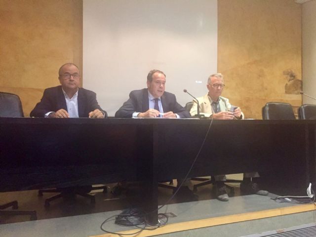 La Comunidad solicita al Ministerio que amplíe los límites de la zona pesquera hasta Águilas - 1, Foto 1