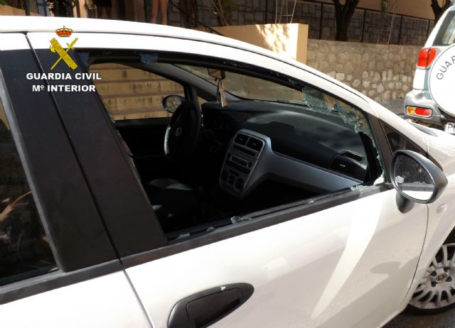 La Guardia Civil esclarece una docena de robos en vehículos - 3, Foto 3