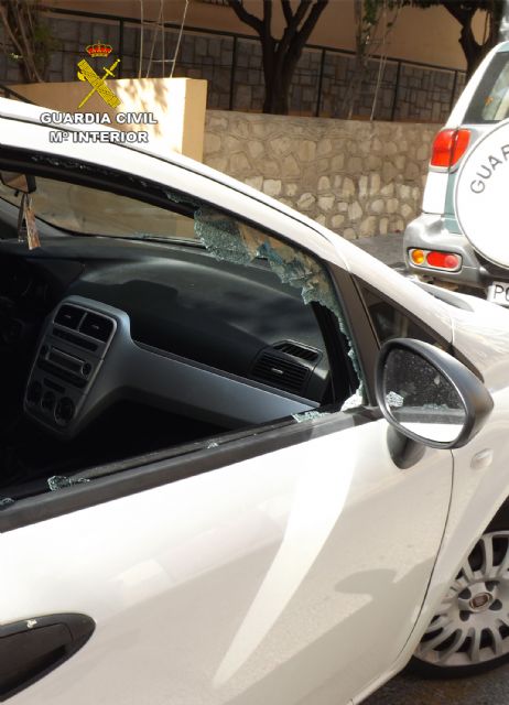 La Guardia Civil esclarece una docena de robos en vehículos - 5, Foto 5