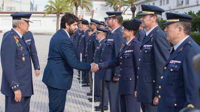 López Miras elogia la tarea diaria de las Fuerzas Armadas en la salvaguarda de España, su libertad y sus valores democráticos - 3, Foto 3