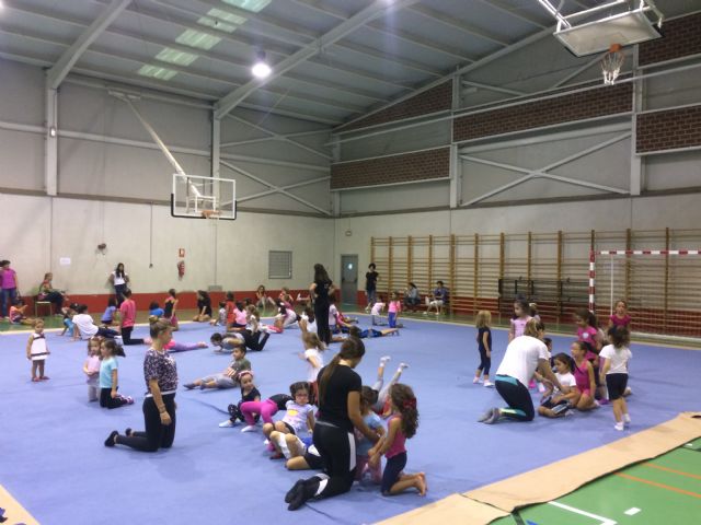 51 peques participan en la jornada de iniciación a la Gimnasia Rítmica de los Juegos - 1, Foto 1