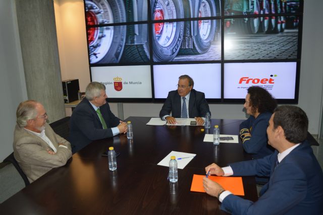 El Gobierno regional denuncia el perjuicio económico y de logística que causa a los transportistas el peaje de la AP-7 al que obliga el Estado - 1, Foto 1