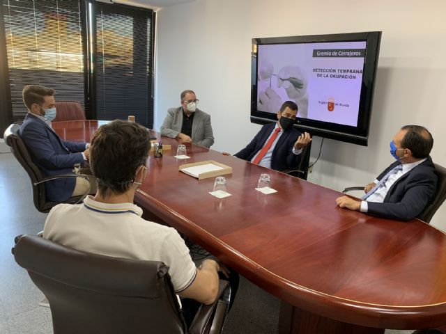 Fomento estudiará la cobertura legal para que los cerrajeros puedan comprobar la legitimidad de la vivienda y prevenir okupaciones - 2, Foto 2