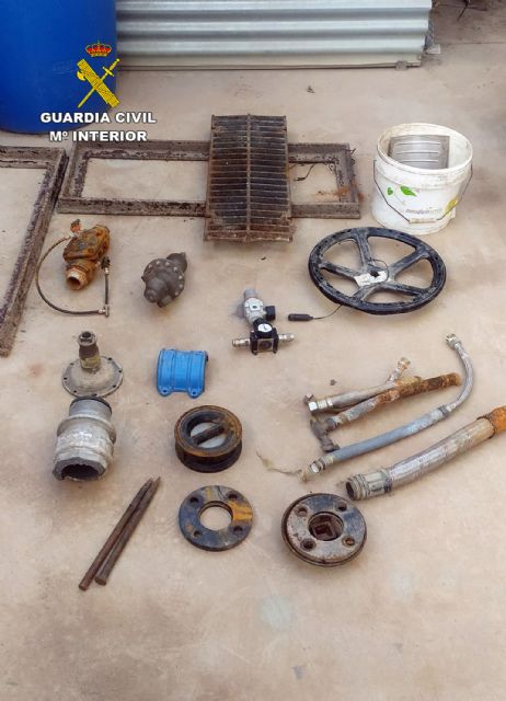 Sorprenden a dos experimentados delincuentes después de robar en un almacén de Águilas - 2, Foto 2