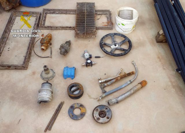 Sorprenden a dos experimentados delincuentes después de robar en un almacén de Águilas - 3, Foto 3