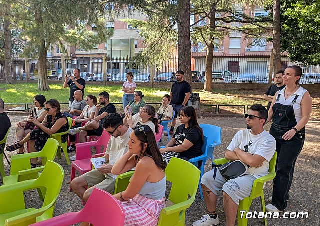 Héctor Bastida presenta La mirada de los galgos: realismo mágico y activismo en la feria AnimaliCCOs, Foto 4