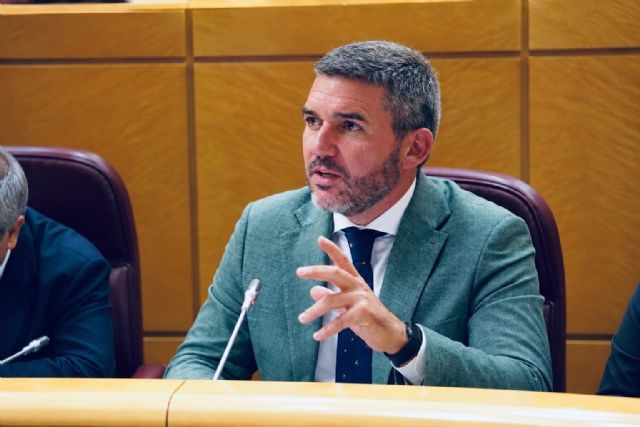 Luengo exige al Gobierno central que defienda ante Europa m�s d�as de pesca y reglas m�s flexibles para la flota mediterr�nea