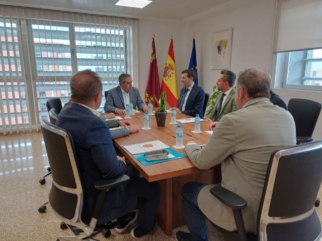 El Gobierno regional propone a la Organizaci�n Internacional de la Vi&ntilde;a y el Vino nuevas v�as de colaboraci�n cient�fica a trav�s del Imida