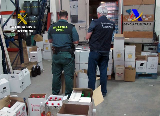 Intervenidos más de 10.000 litros de alcohol ilegal en Murcia y Alicante - 2, Foto 2