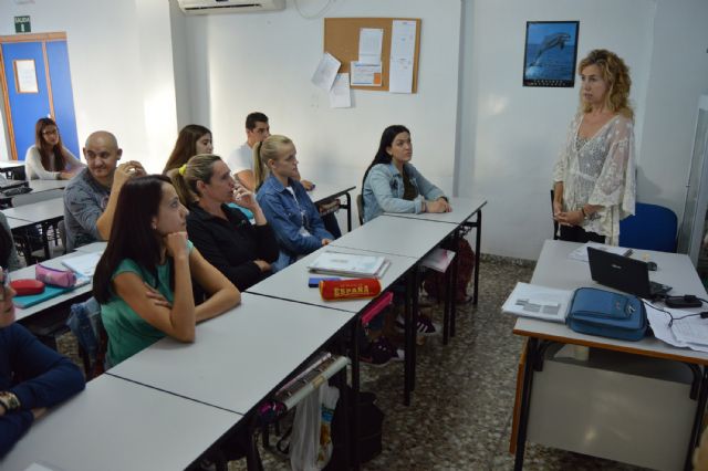 La campaña Me quiere, no me quiere... el amor recorre los centros escolares torreños - 3, Foto 3