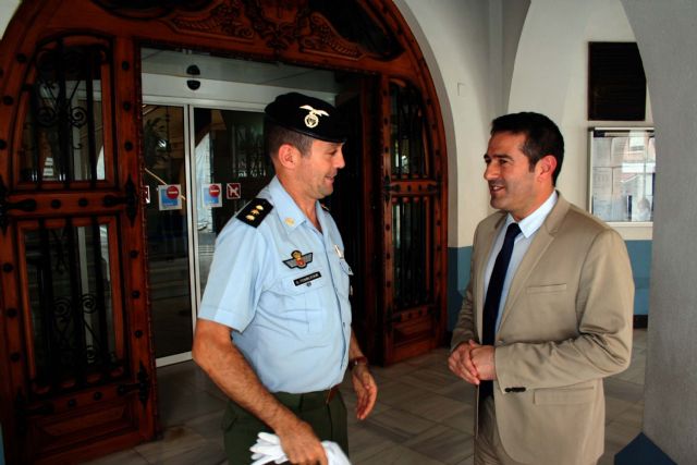 El alcalde de Alcantarilla recibe al coronel jefe del recientemente constituido Regimiento de Infantería Zaragoza n°5 Paracaidista - 2, Foto 2