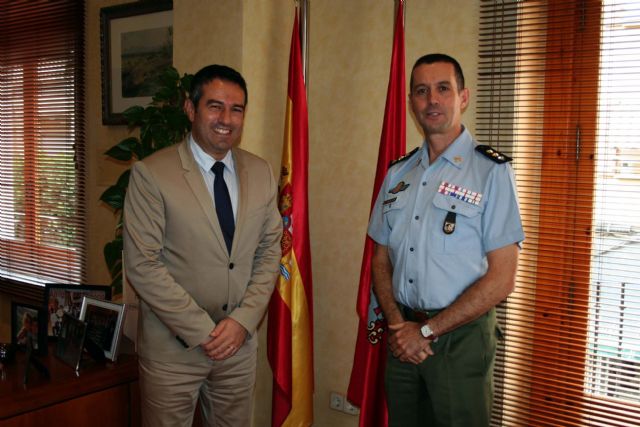 El alcalde de Alcantarilla recibe al coronel jefe del recientemente constituido Regimiento de Infantería Zaragoza n°5 Paracaidista - 3, Foto 3