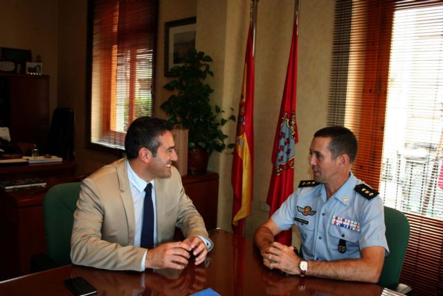 El alcalde de Alcantarilla recibe al coronel jefe del recientemente constituido Regimiento de Infantería Zaragoza n°5 Paracaidista - 4, Foto 4