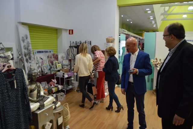 La 'IV Plaza del Comercio' abre sus puertas en el Centro de Jóvenes Artistas - 4, Foto 4