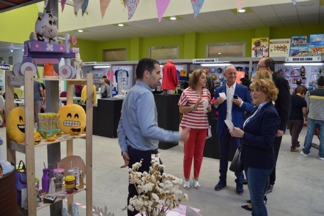 La 'IV Plaza del Comercio' abre sus puertas en el Centro de Jóvenes Artistas - 5, Foto 5