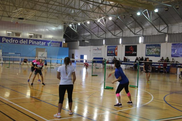 El pabellón Príncipe de Asturias ha acogido la l Jornada de Bádminton Aficionado de San Pedro del Pinatar, organizada por el club deportivo 30 7 40 y la Federación Murciana de Bádminton - 1, Foto 1
