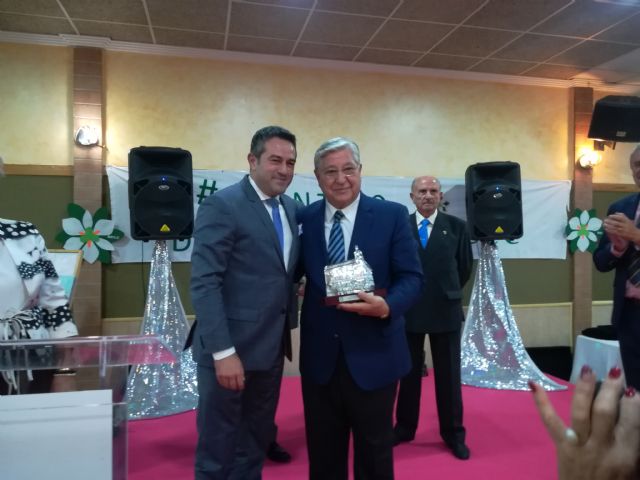 Alcantarilla rinde homenaje al Doctor Navarrete, en la tradicional comida benéfica de la Junta Local de la Asociación Española Contra el Cáncer - 1, Foto 1