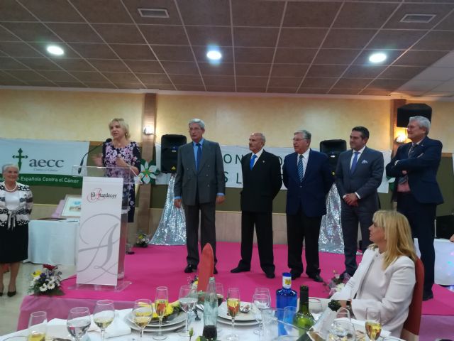 Alcantarilla rinde homenaje al Doctor Navarrete, en la tradicional comida benéfica de la Junta Local de la Asociación Española Contra el Cáncer - 5, Foto 5